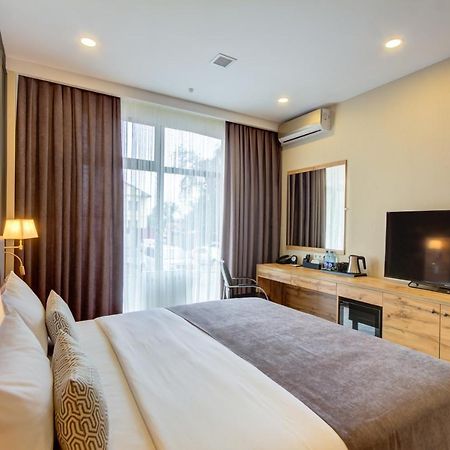 Aurum Hotel Бишкек Екстериор снимка