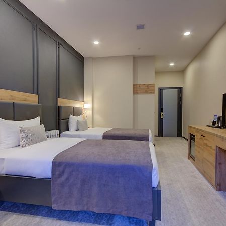 Aurum Hotel Бишкек Екстериор снимка
