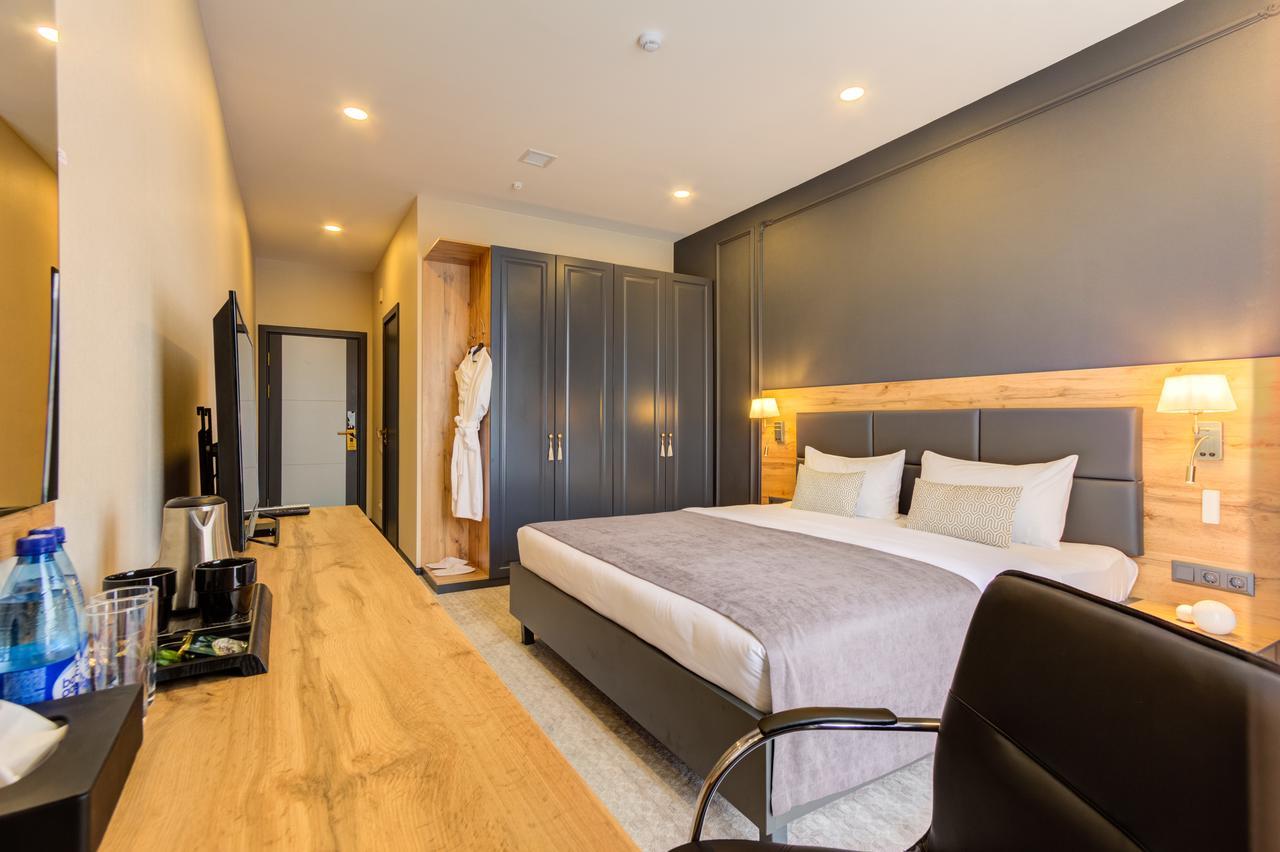 Aurum Hotel Бишкек Екстериор снимка