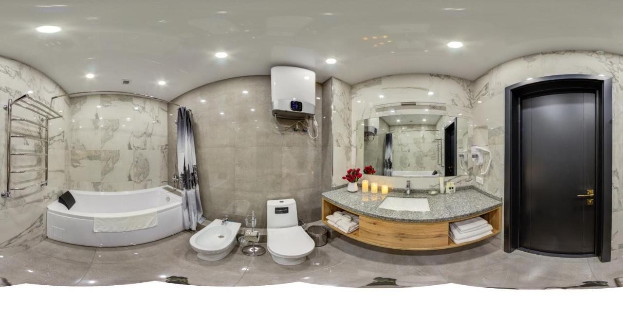 Aurum Hotel Бишкек Екстериор снимка