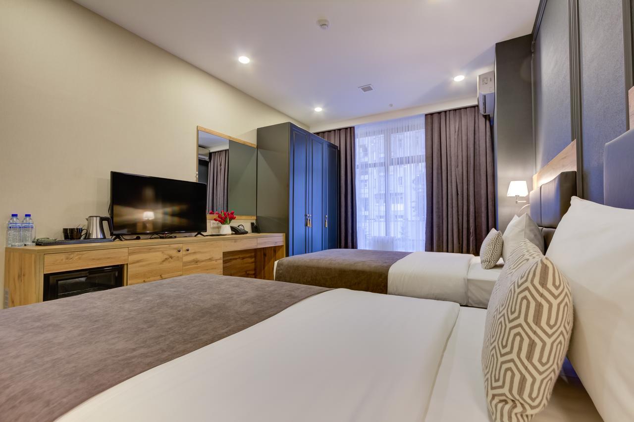 Aurum Hotel Бишкек Екстериор снимка