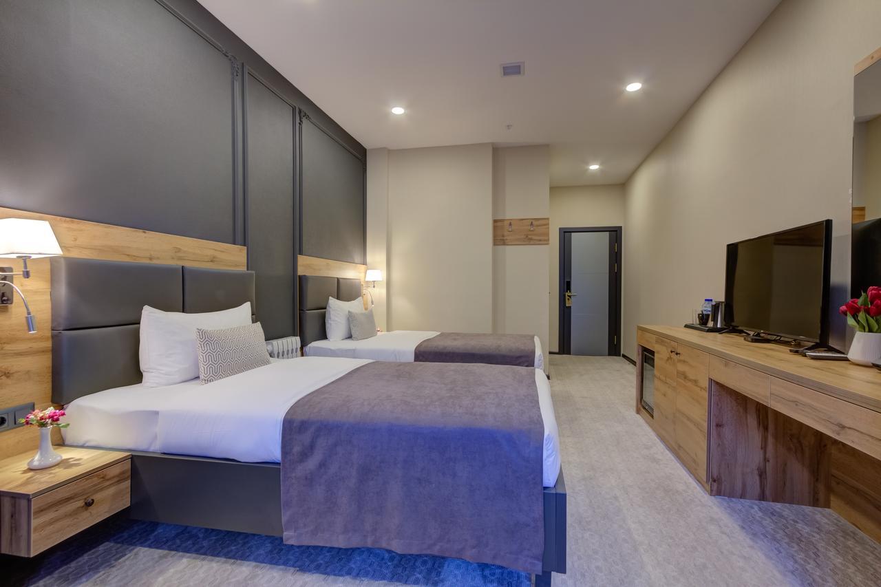 Aurum Hotel Бишкек Екстериор снимка